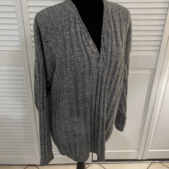 RETRO BY RENAISSANCE | Women’s Vintage Black and White Knitted Sweater - Picture 7 of 9